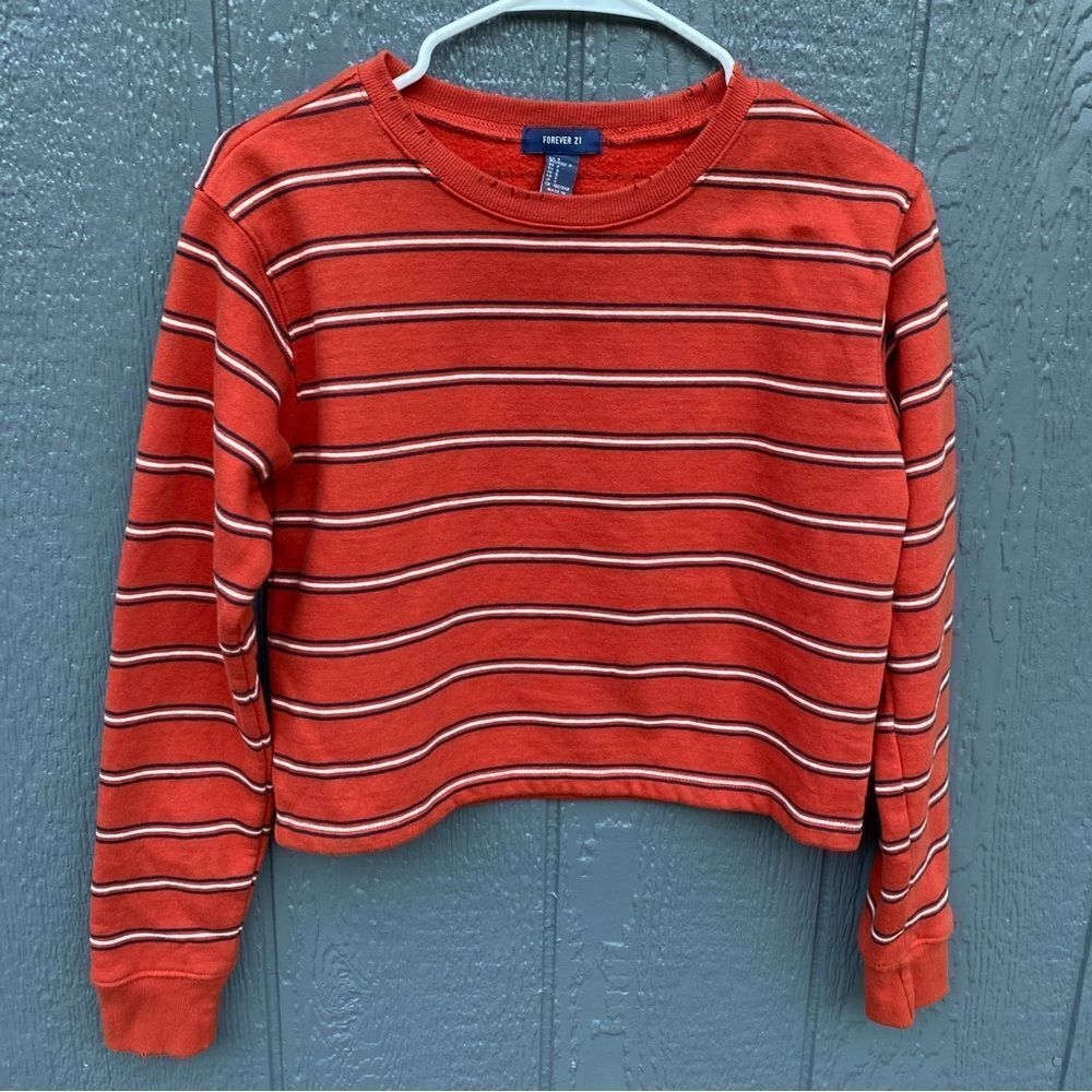 Forever 21 Cropped Distressed Sweater Size Smalll